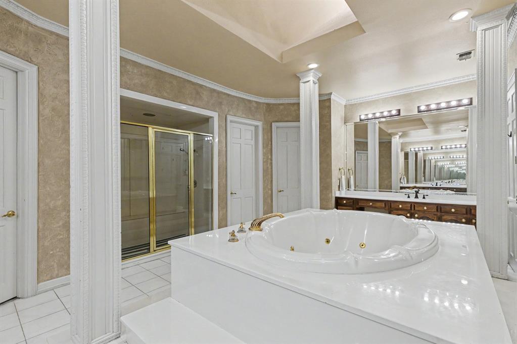 Woodland Hills Colleyville - Residential