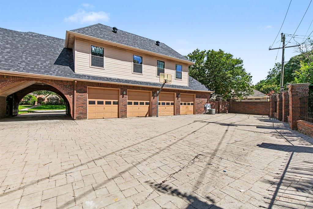 Woodland Hills Colleyville - Residential