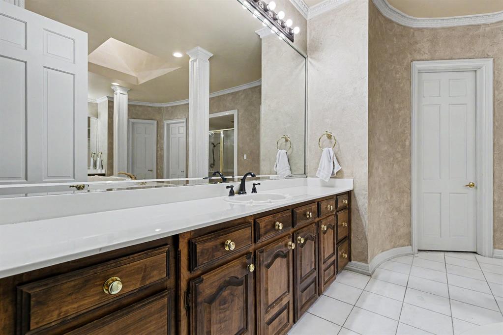 Woodland Hills Colleyville - Residential