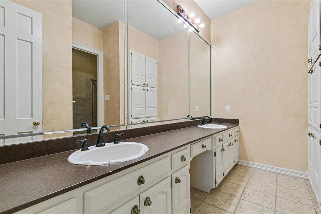 Woodland Hills Colleyville - Residential