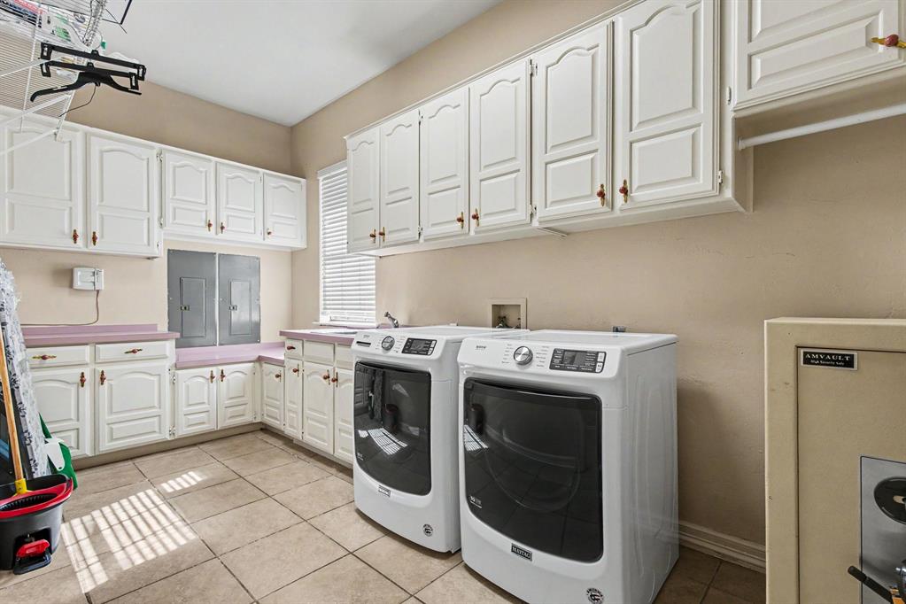 Woodland Hills Colleyville - Residential