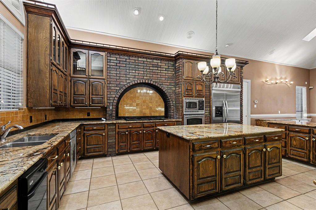 Woodland Hills Colleyville - Residential