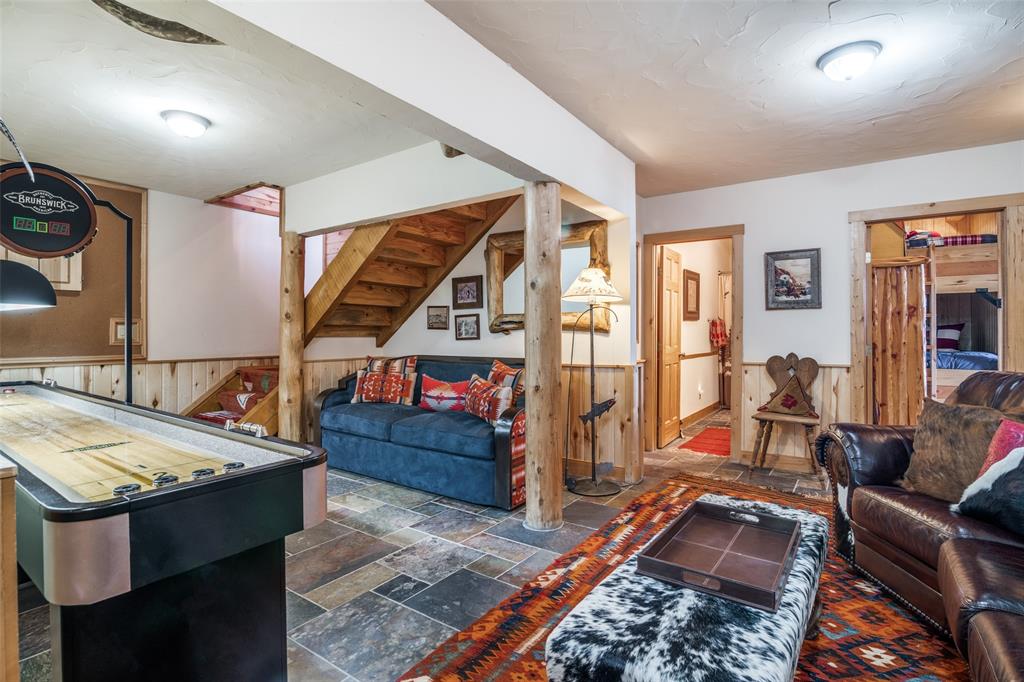 LANDS END - Residential