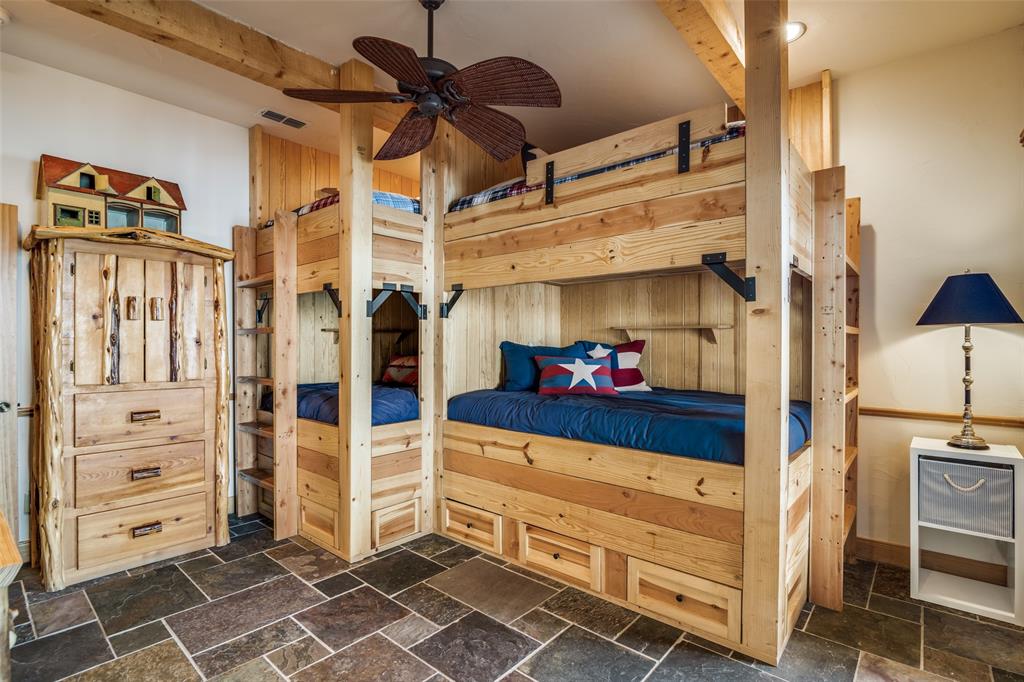 LANDS END - Residential