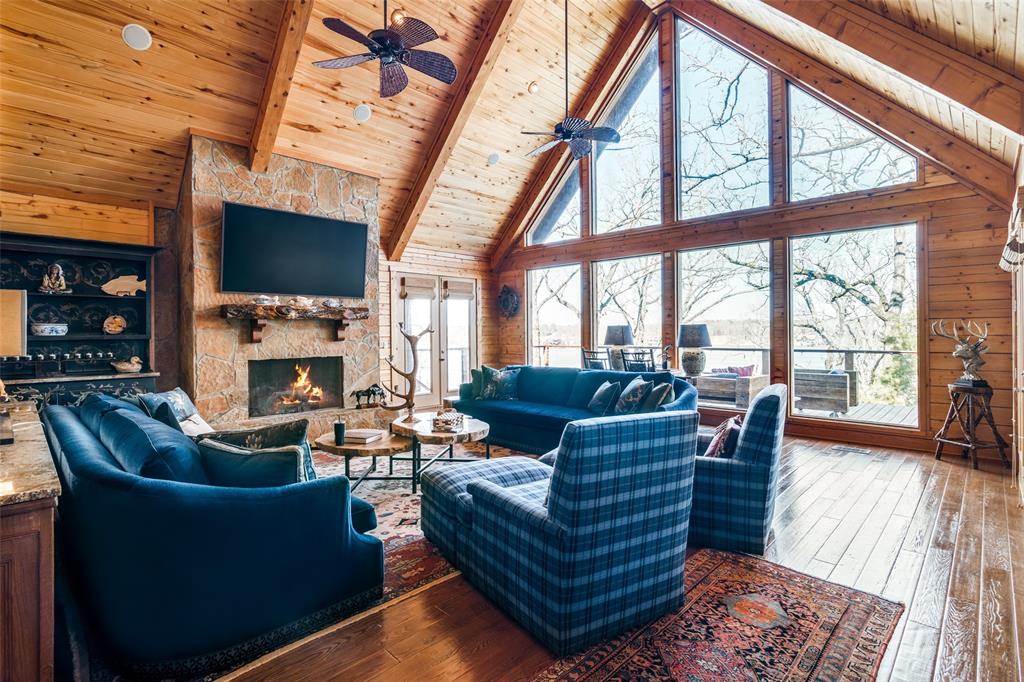 LANDS END - Residential