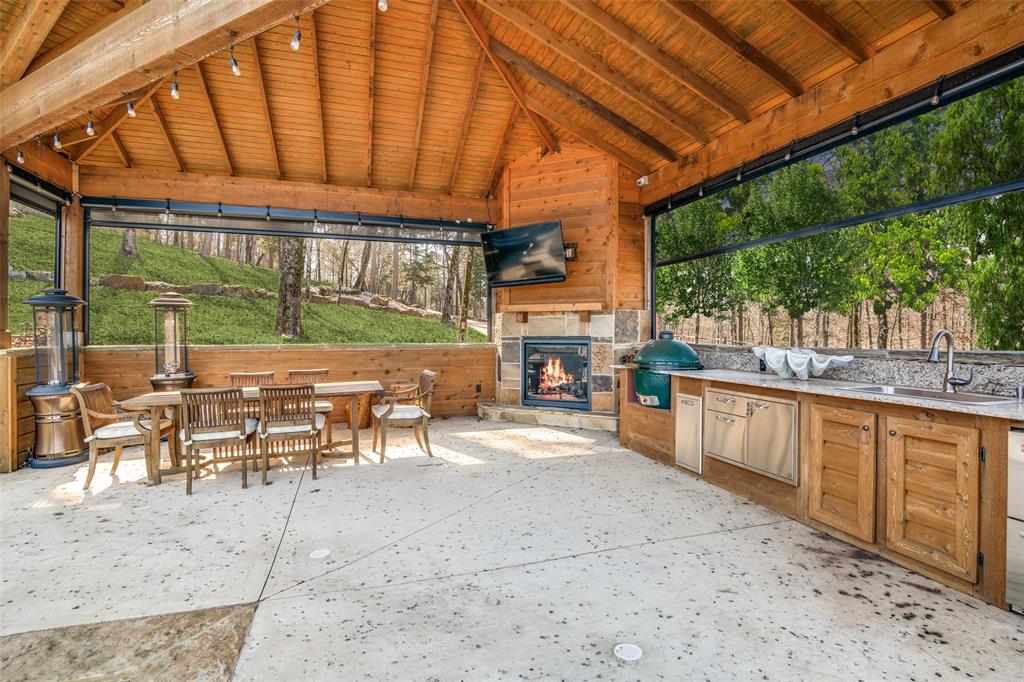LANDS END - Residential