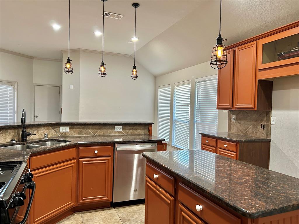 Lynden Park Estates Ph 4 - Residential