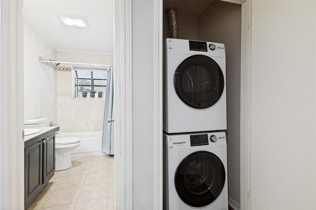 Holly Glen Condos - Residential
