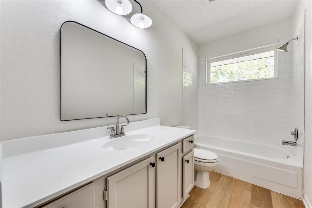 Oak Hollow Grand Prairie - Residential