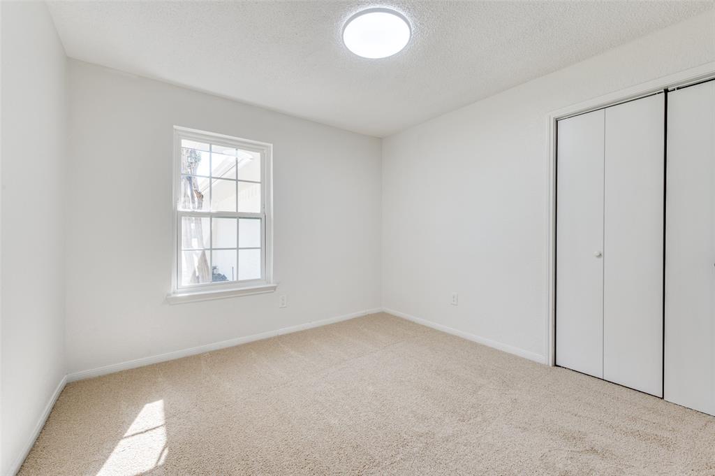 Oak Hollow Grand Prairie - Residential