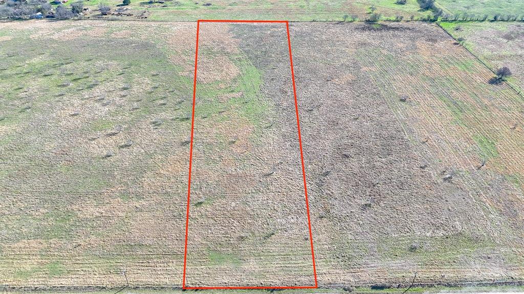 Discover the freedom of country living on this beautiful just over 5 acre tract in Kerens. With wide open space, peaceful surroundings, and room to create your ideal homestead, this property offers the perfect balance of privacy and convenience. Water is available at the road, making it easy to start planning your build, barndominium, or weekend retreat. Enjoy starry skies, quiet mornings, and the flexibility that comes with owning your own land. Perfect for animals, gardening, or simply spreading out and enjoying the outdoors.
Owner financing available with a minimum of 10 percent down, up to a 30 year term, at 12.5 percent interest. Don’t miss this opportunity to own acreage and embrace the relaxed country lifestyle you’ve been looking for.