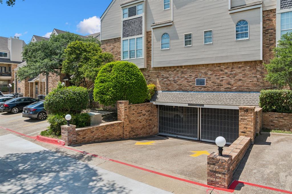 Parkway Quarter Condos - Residential