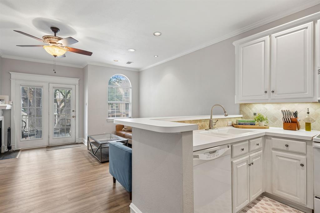 Parkway Quarter Condos - Residential