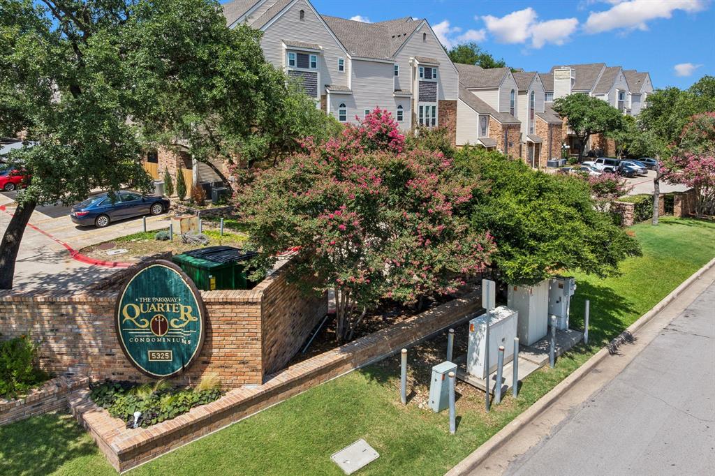 Parkway Quarter Condos - Residential