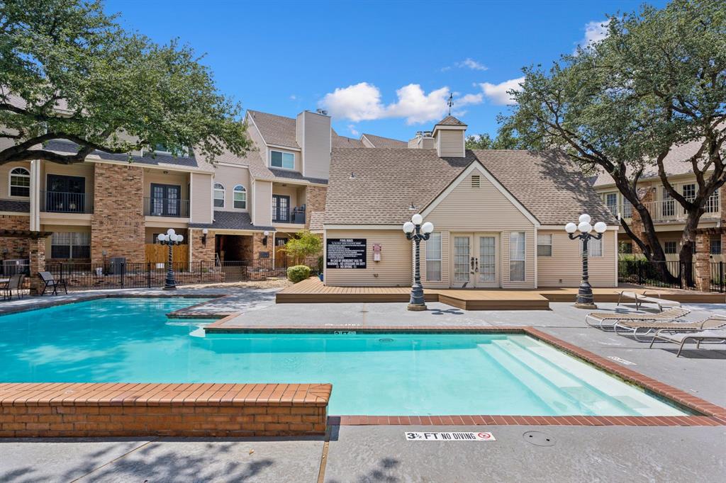 Parkway Quarter Condos - Residential