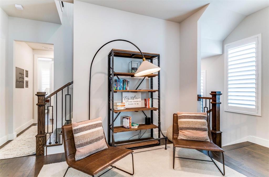 31 Dallas Square #2 - Residential