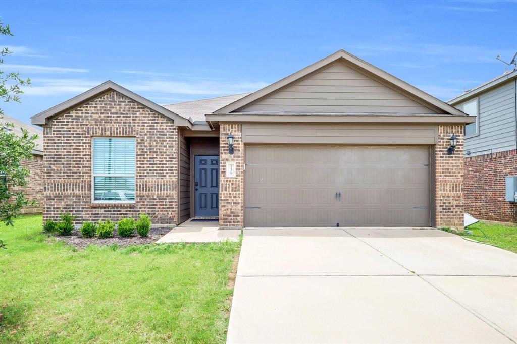 Great almost new 3br 2 bath home for lease in patriot estates neighborhood, amenities include neighborhood pool and splashpad three parks, scenic jog and bike paths. Easy commutes to Dallas and Fort Worth in the growing community. 1600 sq foot home has tile and vinyl plank flooring throughout make cleaning a breeze. Open concept living and kitchen area with granite counters. Primary bath has walk in closet and soaking tub.