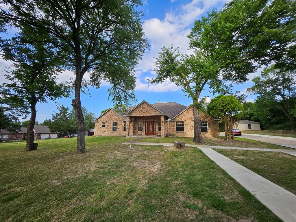 The property has building size: 2018 sqft , lot size: 0.82 acres with 4 bedrooms and 2 full baths.