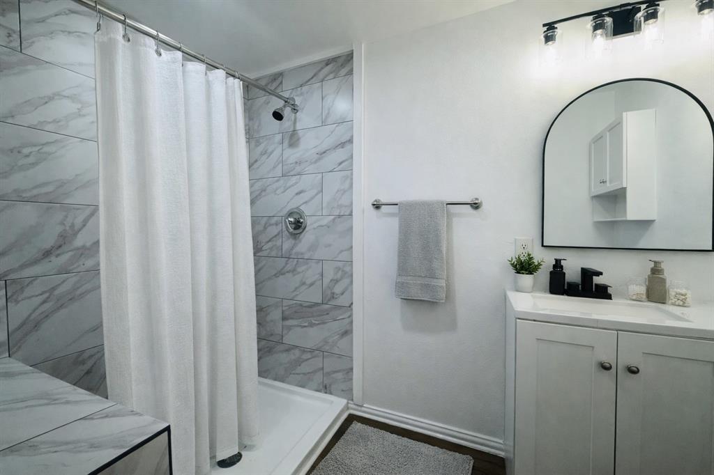 ALTA VISTA - Residential