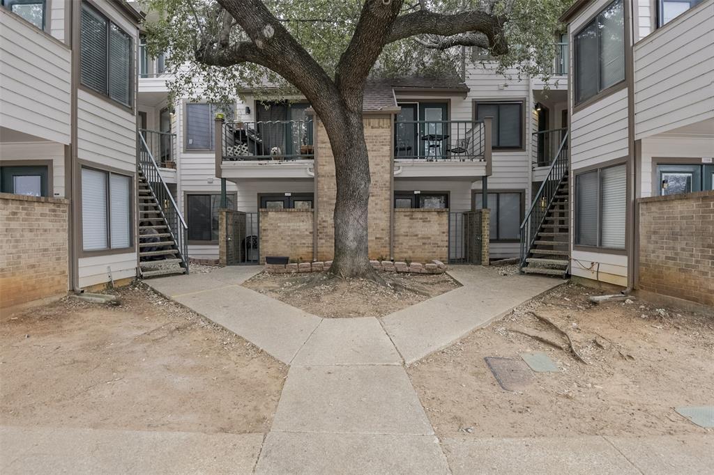 Move in Ready  condo with Granite countertops, laminate flooring, wood-burning fireplace, & decorative paint. Close to shopping, dining, stadiums, Six Flags, DFW airport, Dallas, & Fort Worth. Updated kitchen, bathroom, & more. Walk-in closet, covered porch, & storage. Complex offers pools, spa, fitness room and Sauna. Convenient access to HWY 360 , Interstate 30 and Interstate 20