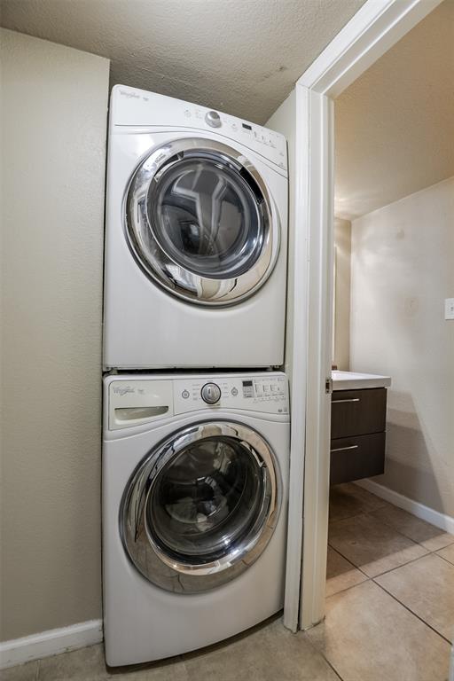 Arlington Oaks Condo - Residential