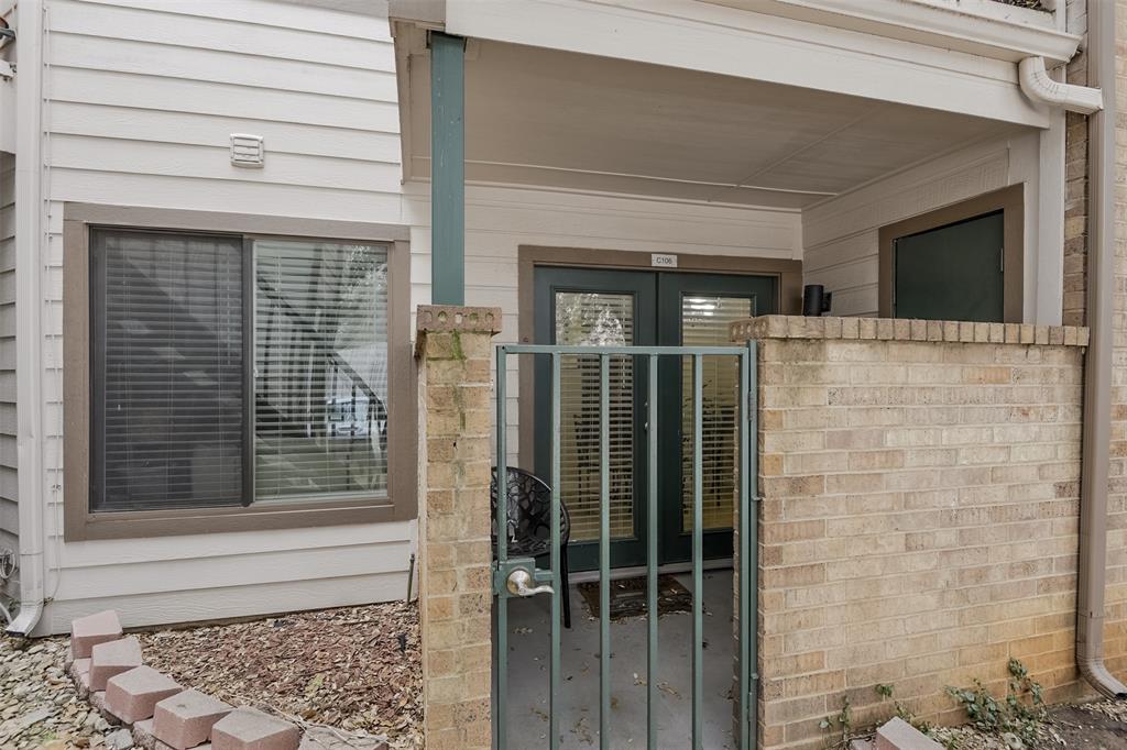 Arlington Oaks Condo - Residential