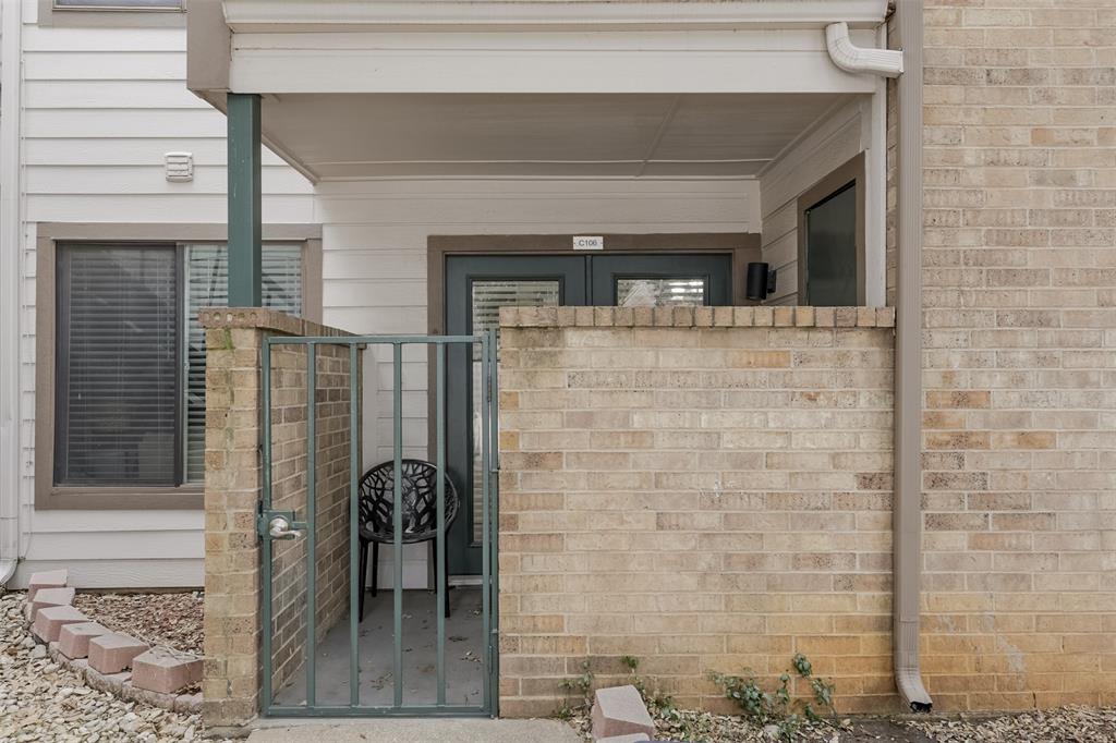 Arlington Oaks Condo - Residential