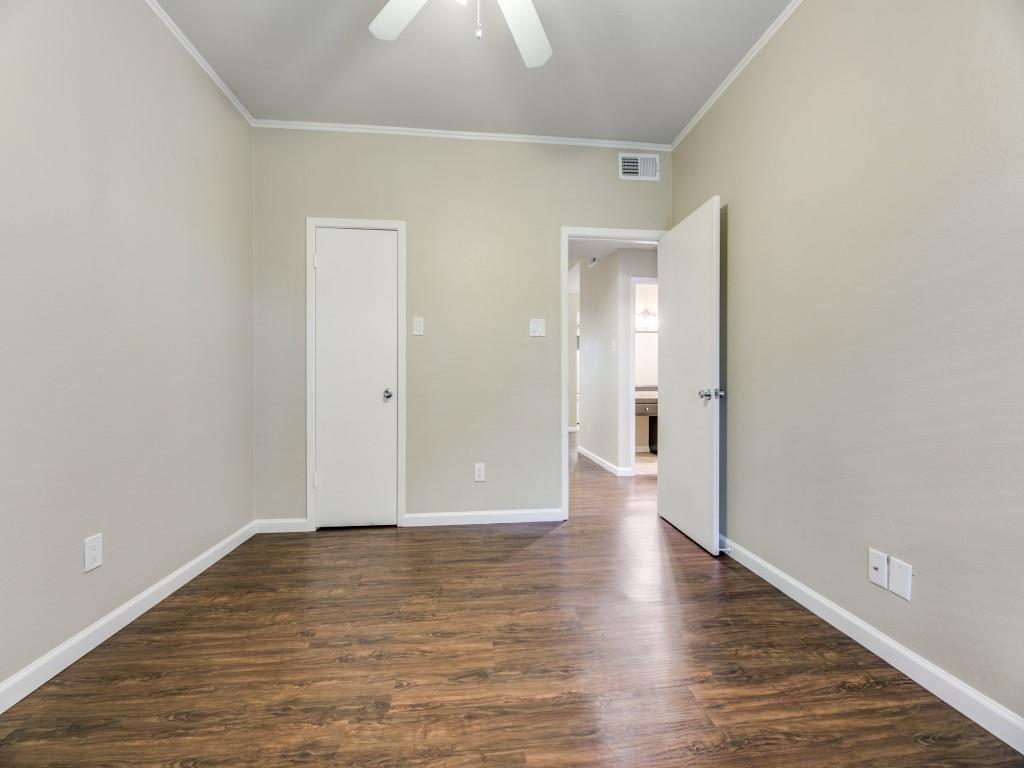 Woods On Park Lane Condos - Residential
