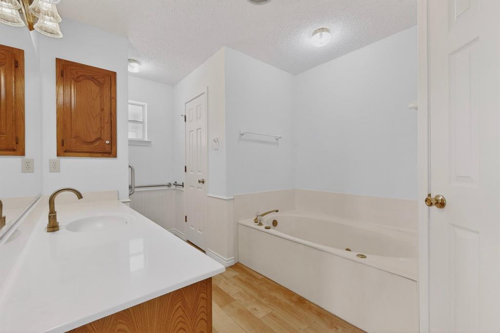 A0377 GREEN ANDREW W, TRACT C1, ACRES 30.339, - Residential