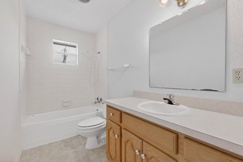 A0377 GREEN ANDREW W, TRACT C1, ACRES 30.339, - Residential