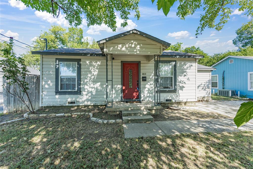 Welcome to this move-in ready 4 bedroom, 2 full bath home with practical updates, flexible living space & a detached 1 car garage+storage building in the backyard. Renovated about 8 years ago, this home offers a clean, bright interior with no carpet, double pane windows & a layout that makes the most of the square footage. NO HOA!
Inside, you’ll find neutral paint, dark wood-look flooring through the main living areas & bedrooms, recessed lighting in key areas & an easy flow from the front living room into the dining-kitchen area. The white kitchen gives the home a fresh, timeless look with white cabinetry, granite counters, subway tile backsplash, black hardware, stainless & black appliances, a built-in microwave, dishwasher & good cabinet storage. The dining area sits just off the kitchen with natural light from the backyard window.
The floor plan includes 4 bedrooms, giving you options for sleeping space, a home office, guest room, workout area or extra storage. Both full baths have an updated feel, including white subway tile tub+shower surrounds, granite countertops, white vanities & dark fixtures. The no-carpet design is a major plus for lower-maintenance living, and the double pane windows help with comfort & efficiency.
Outside, the covered front entry gives the home a simple, welcoming approach, while the backyard adds useful outdoor space. The detached 1 car garage+storage building offers room for parking, tools, lawn equipment, hobbies or additional storage, and the yard has space for pets, gardening, play, or future outdoor improvements. The long driveway provides extra off-street parking.
Conveniently located in Fort Worth with access to major roads, shopping, dining & everyday services, this home is a strong option for buyers looking for 4 bedrooms, 2 baths, updated finishes, no carpet, double pane windows & a detached garage+storage setup. Whether you need more bedrooms, more storage, or a cleaner move-in ready interior, this home is worth a look.