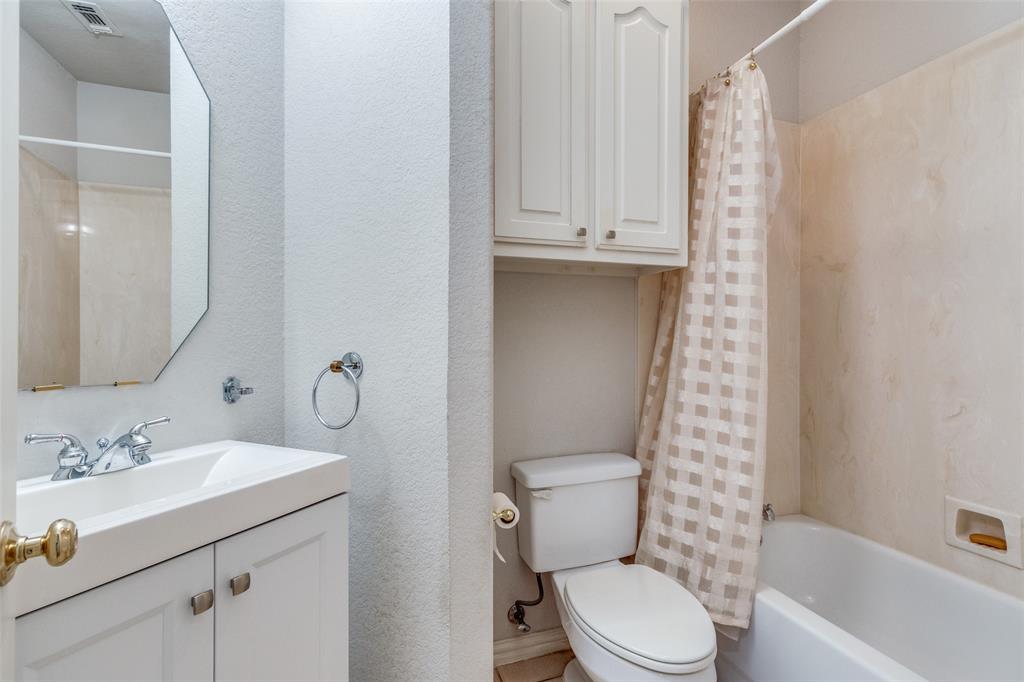 Twelve Oaks Estates Add - Residential Lease