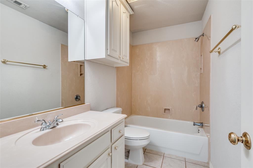 Twelve Oaks Estates Add - Residential Lease