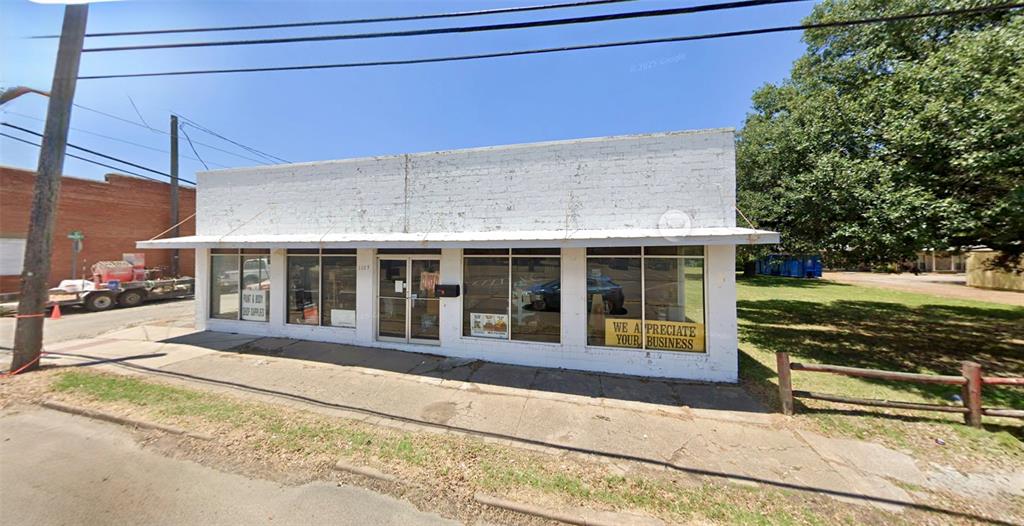 Mechanic’s Shop with Retail Storefront and Extra Parking – Ready for Business!
Discover a fantastic opportunity to own a fully equipped mechanic's shop in a high-visibility location! This versatile commercial property features a spacious two bay garage complete with hydraulic lifts, making it ideal for auto repairs, maintenance, and service operations.
The attached retail storefront provides excellent potential for a parts shop, customer service area, or showroom—offering strong curb appeal and easy access for walk-in clients. Located in a highly visible location, directly on Park Street in downtown Commerce TX.
