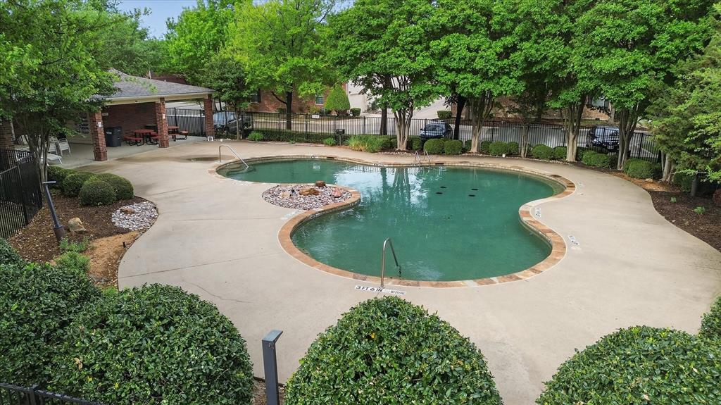 Pasquinellis Village On The Green - Residential
