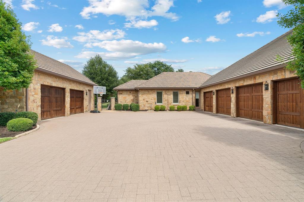 Chateau Du Lac Ph I - Residential