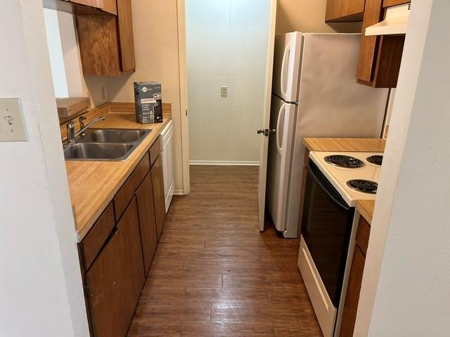 GREAT INVESTMENT LOCATED ACROSS FROM PARK. EACH SIDE CAN BE SOLD SEPARATELY FOR $205000.  SELLER PREFERS TO SELL BOTH SIDES TOGETHER. BOTH UNITS WERE FRESHLY PAINTED 2025, NEW WATER HEATER 2024 for 3321, NEW AIR CONDITIONER 2025 for 3323. new air conditioner 2024 for 3321. REFRIGERATORS IN BOTH UNITS. LARGE MASTER WITH WALK IN CLOSET AND CEILING FAN. BOTH HAVE COVERED PATIOS. 3323 UNIT COMES WITH WASHER AND DRYER. NEW TOLIETS IN BOTH 2024. NEW LAMINATE FLOOR 2024 IN 3321. 
3321 Fallmeadow is leased for $1450 per month.  3323 Fallmeadow is leased for $1550 per month