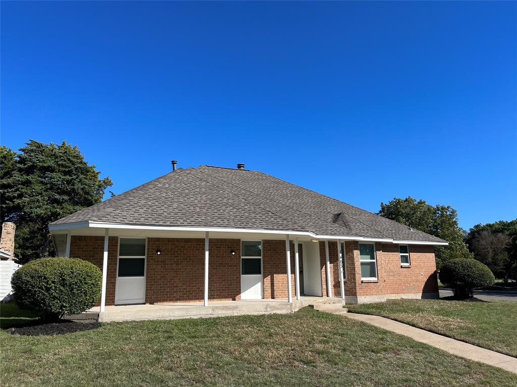 *Seller offering to pay for a 2-1 rate buy down with a full price offer. This decreases the mortgage rate by 2 points in year one and 1 point in year two of mortgage* Please consult with your lender to confirm they can complete this.

Extensive remodel just completed and ready for new owners just in time for the holidays. Floor plan includes four bedrooms, two full baths, office, extra den-playroom off main living room, dining room plus breakfast room in kitchen, and large walk in laundry room. New roof, new HVAC, and fresh paint.  Very nice remodeled kitchen with ss appliances, painted cabinets, and upgraded countertops and backsplash. The master bathroom features a walk in tiled shower as well as a stand alone tub! Updated 2nd bath as well with tiled surround, new vanity and backsplash. Very nice floor plan. This house is on a corner lot and backs to a very nice walking trail and park surrounded by houses in the subdivision maintained by HOA. Easy access to 67 and I20.