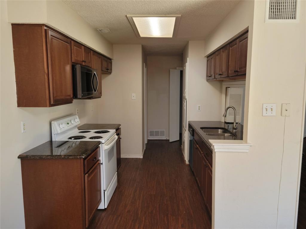 Brentwood Place Ph 02 - Residential Lease