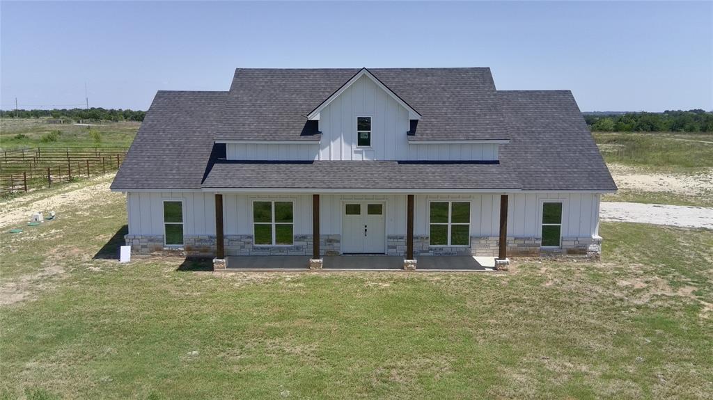 Set in a quiet area only two miles west of Stephenville, Wright Way Ranch offers small-town living with country charm. This home features a practical layout and room to make it your own. The home sits on a beautiful hilltop where the view of the Texas sunrises can't be beat, all while being just minutes from an abundance of shopping and dining, as well as the much desired Tarleton State University.