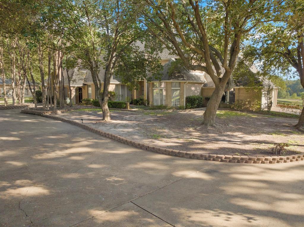 COUNTRY CLUB ESTATES - Residential