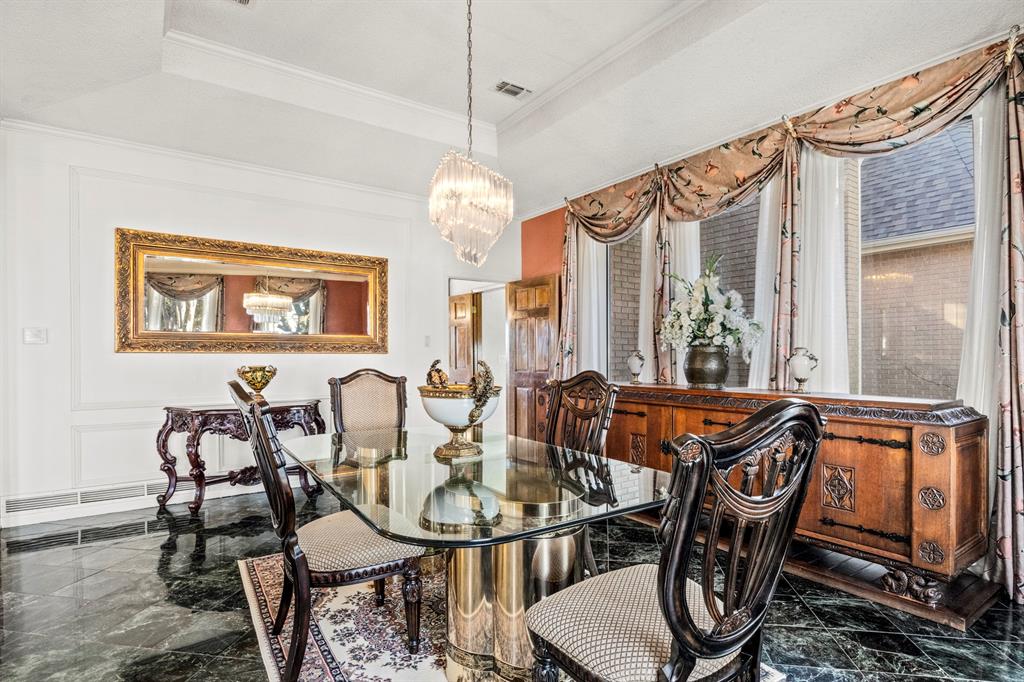 COUNTRY CLUB ESTATES - Residential