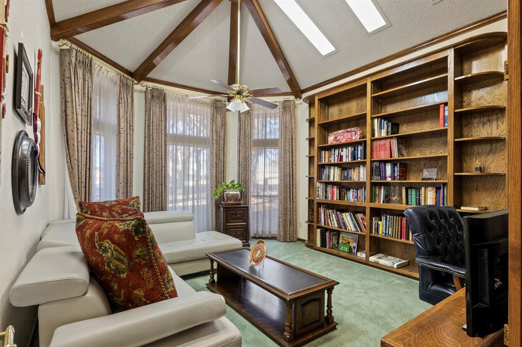 COUNTRY CLUB ESTATES - Residential