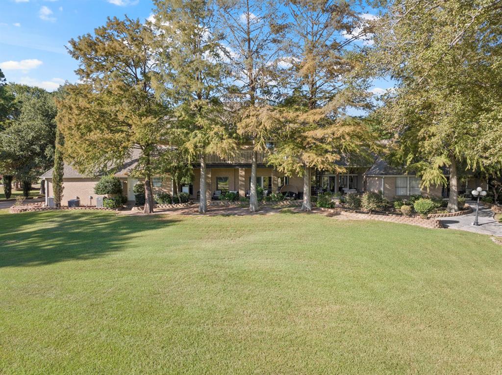 COUNTRY CLUB ESTATES - Residential