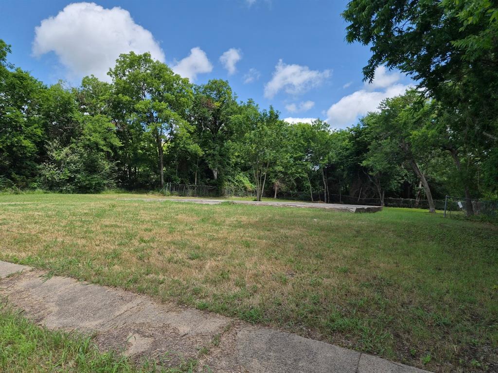 Check out this fantastic opportunity to own a beautiful lot in an excellent location near downtown! You can build your dream home with your preferred builder on this spacious 10,486 Sq Ft (0.24 acres). This lot is zoned for a single family. Whether for your home or as an investment, this lot is perfect. Don't miss out on the chance to make this adorable lot your own!