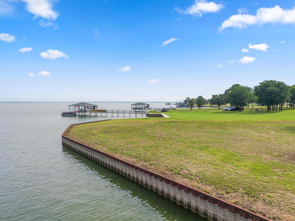 Admiral Shores on Richland Chambers Lake - Land