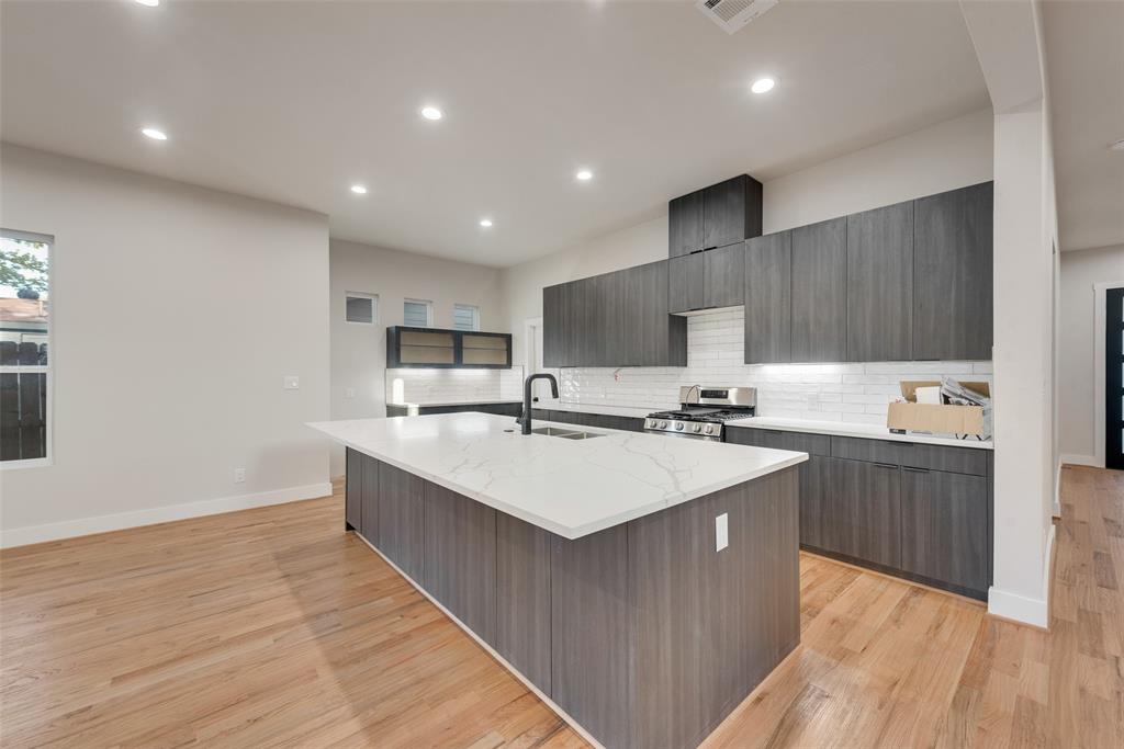 Elmwood 02 - Residential