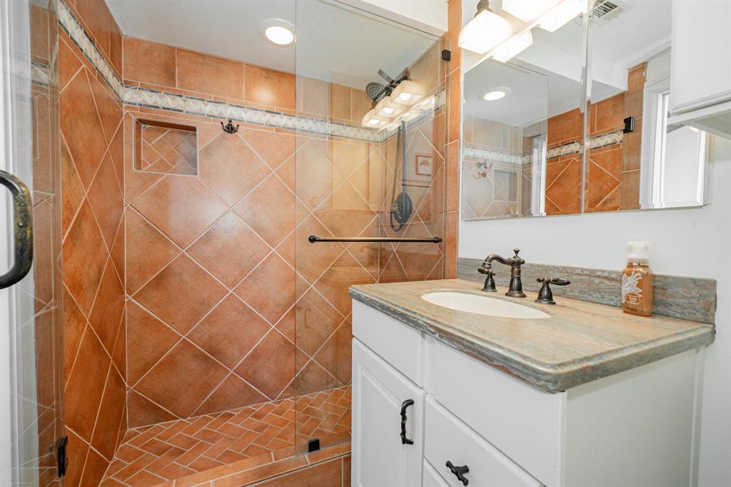 PRESTON TOWER CONDO - Residential