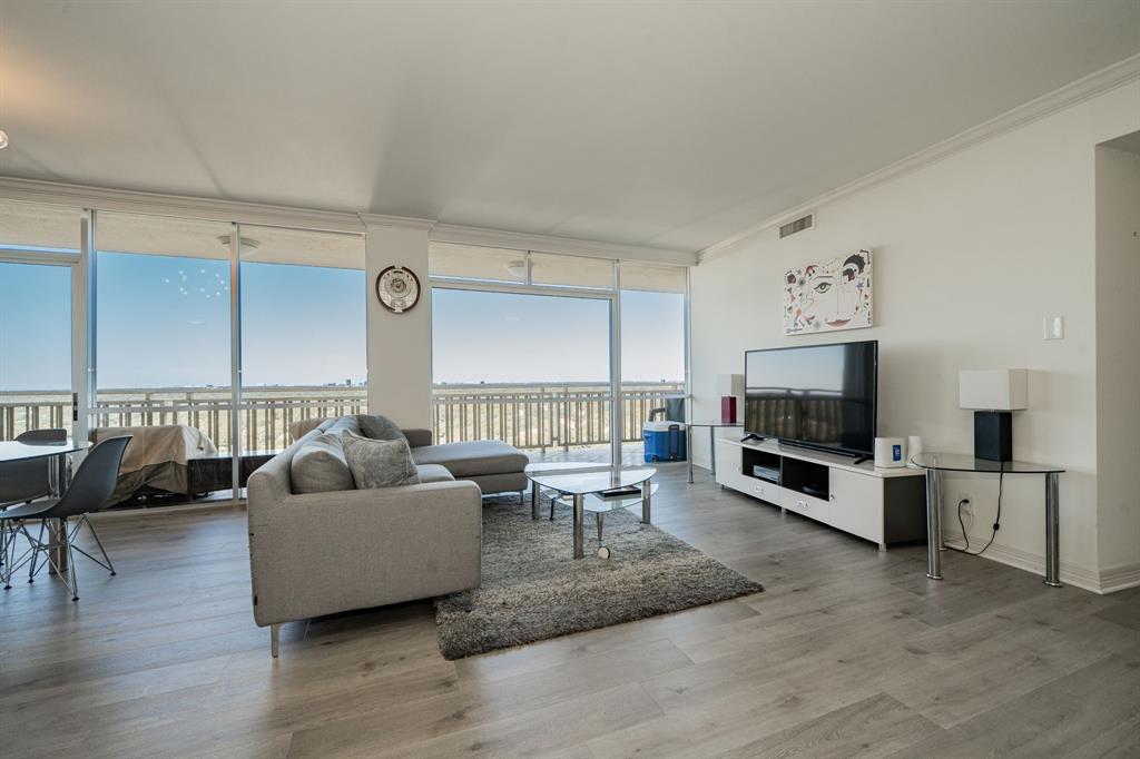 PRESTON TOWER CONDO - Residential