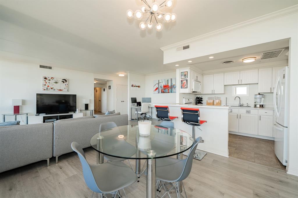PRESTON TOWER CONDO - Residential